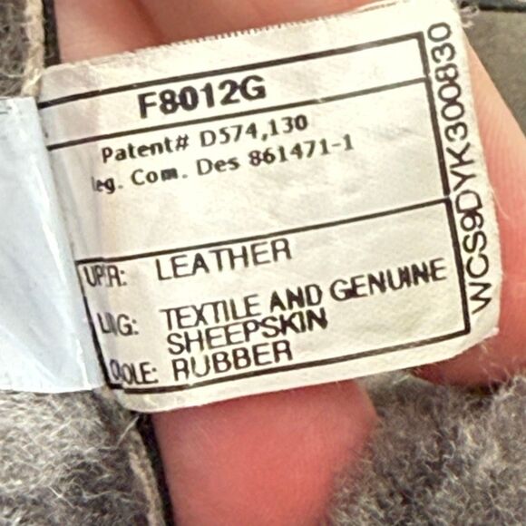 UGG Women’s F8012G leather sheepskin weatherproof boot size 8 - Picture 9 of 11